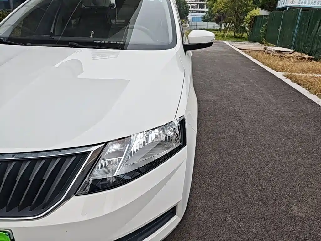 Skoda Rapid Spaceback — миниатюра 24