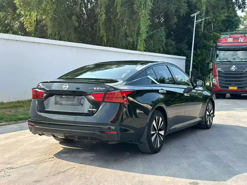 Nissan Teana — миниатюра 5