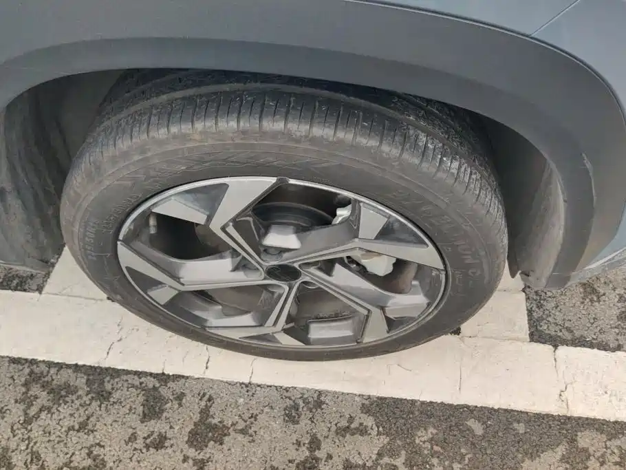 Geely Boyue L — миниатюра 6