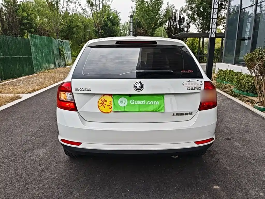 Skoda Rapid Spaceback — миниатюра 6