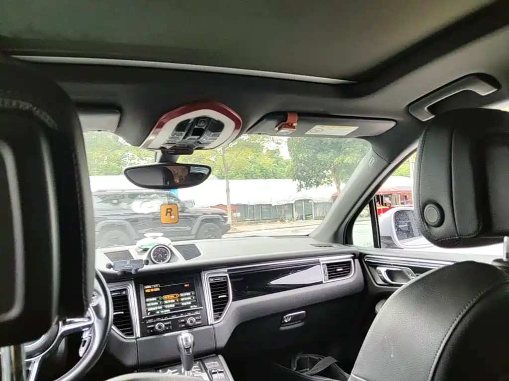 Porsche Macan — миниатюра 18
