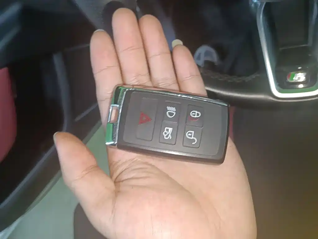 Jaguar XEL — миниатюра 9