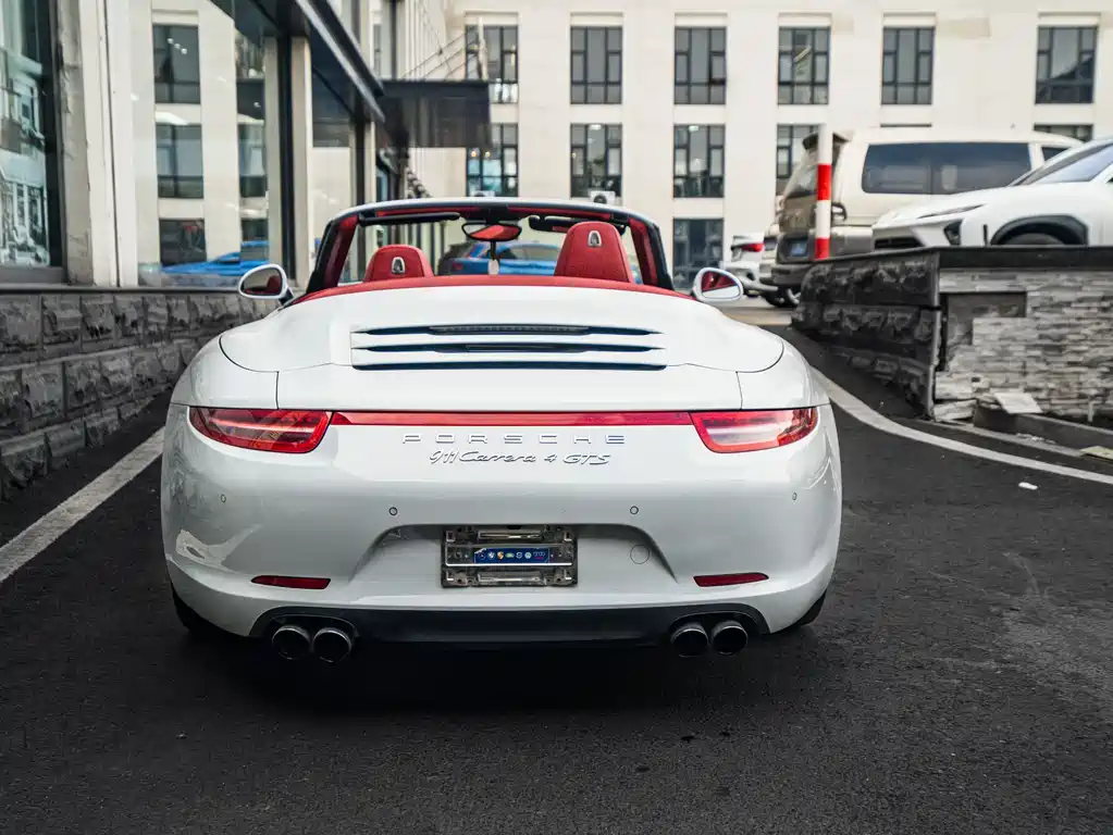 Porsche 911 2015 Carrera 4 Cabriolet 3.4L Style Edition