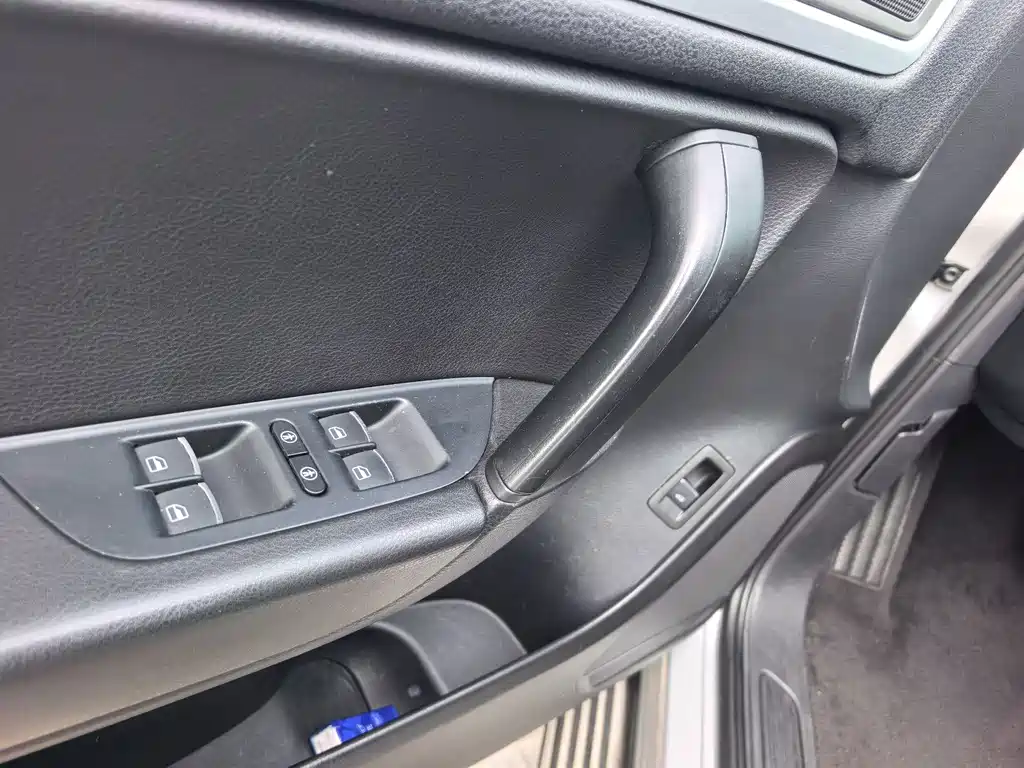 Volkswagen Touareg — миниатюра 12