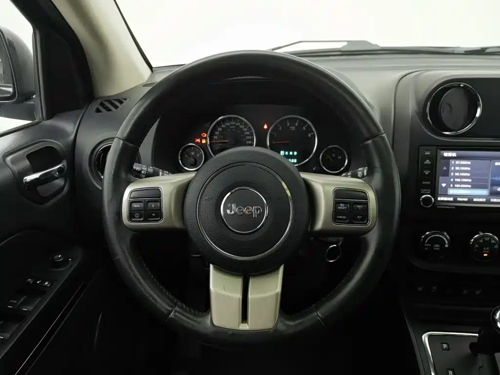 Jeep Compass (Import) — миниатюра 11
