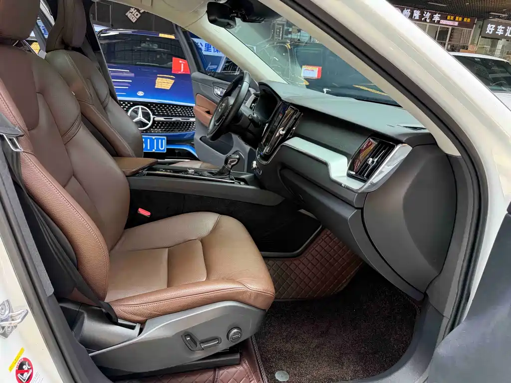 Volvo XC60 — миниатюра 18