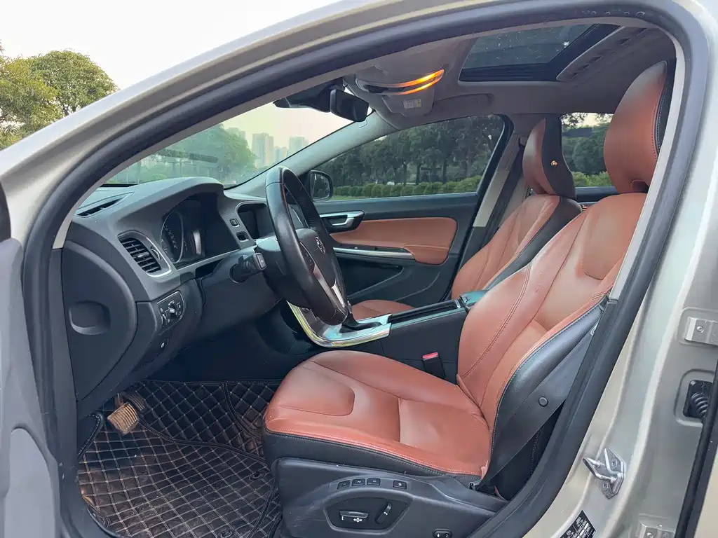 Volvo S60 — миниатюра 4