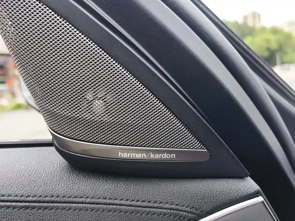 BMW 5 Series — миниатюра 39