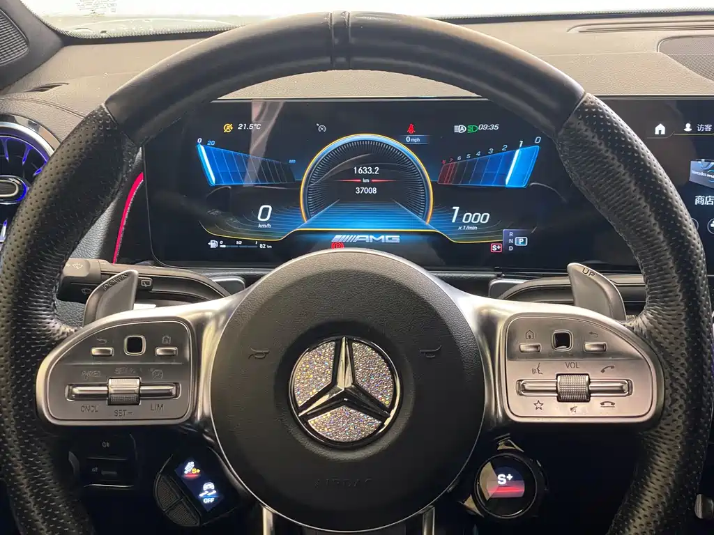 Mercedes-Benz GLB AMG — миниатюра 11