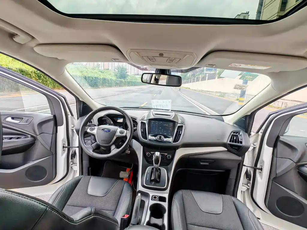 Ford Kuga — миниатюра 13