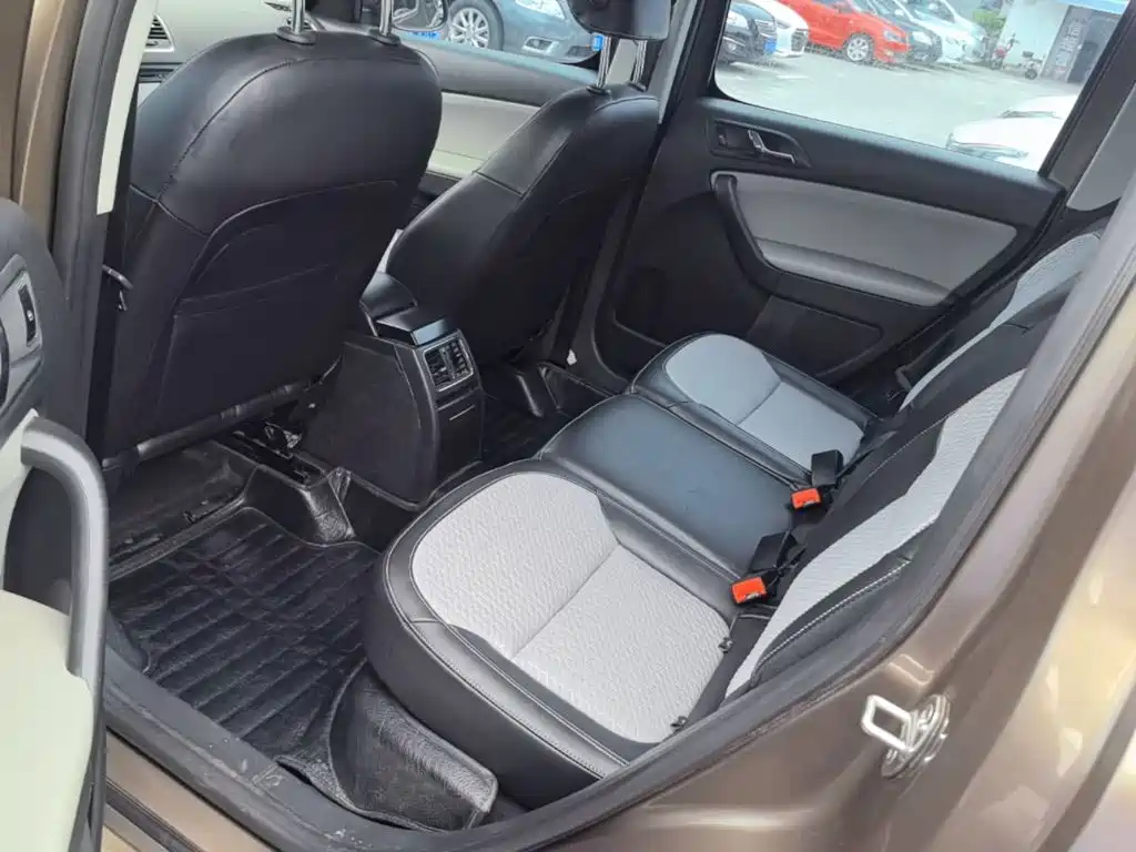 Skoda Yeti — миниатюра 17