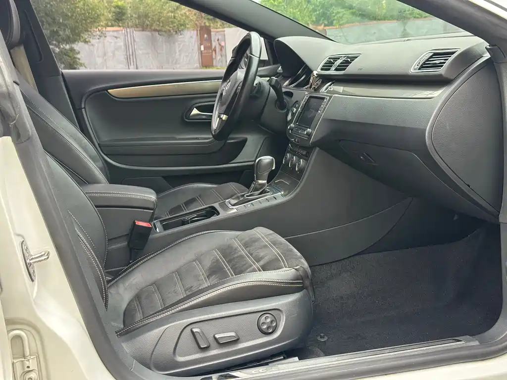 Volkswagen CC — миниатюра 10