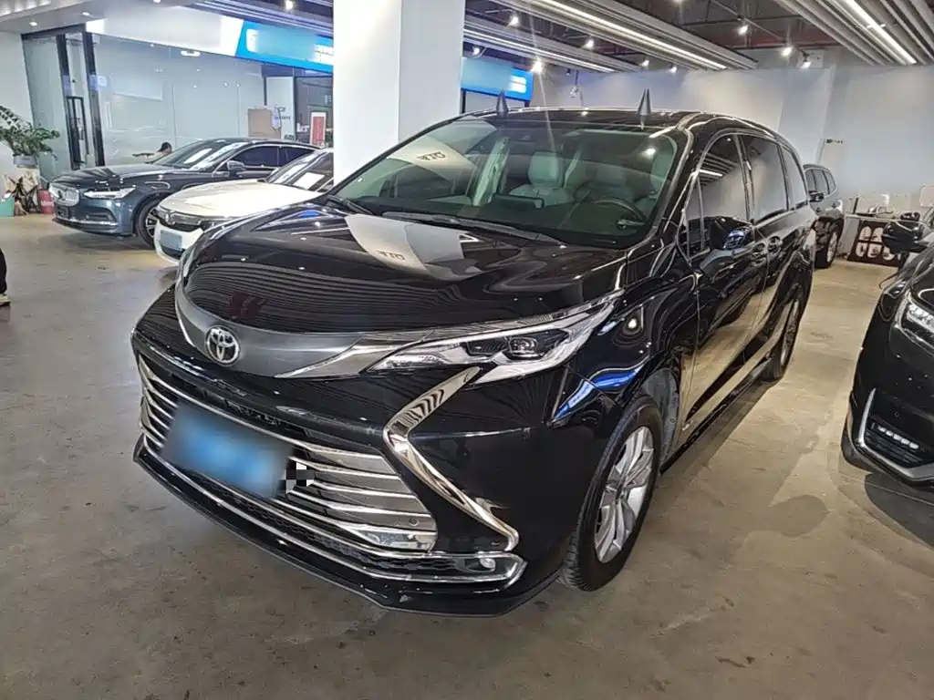 Toyota Sienna — миниатюра 2