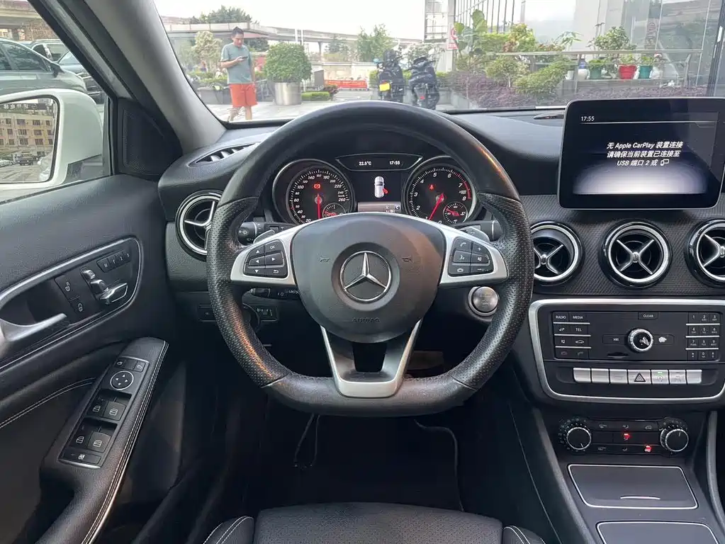 Mercedes-Benz GLA — миниатюра 12