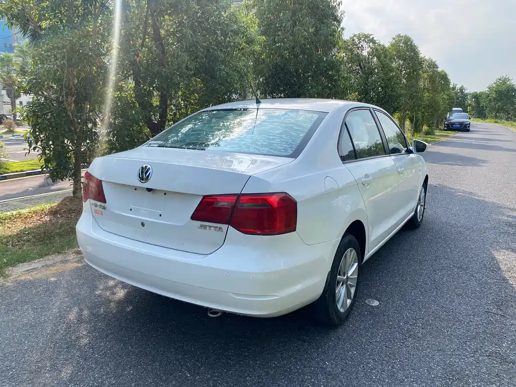 Volkswagen Jetta — миниатюра 8