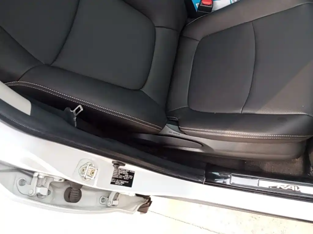 Toyota RAV4 — миниатюра 25