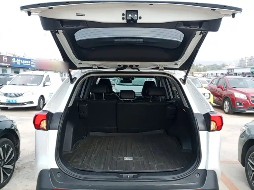Toyota RAV4 — миниатюра 19