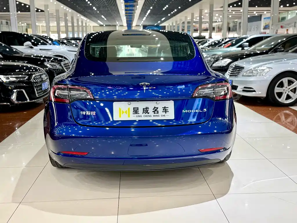 Tesla Model 3 — миниатюра 15