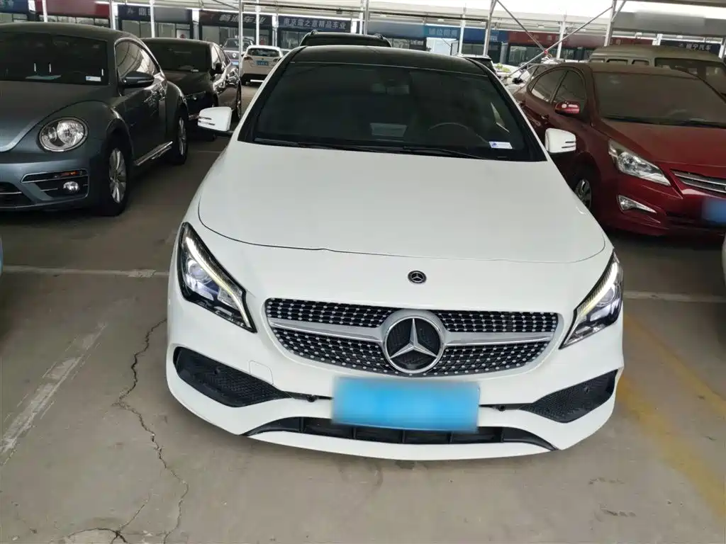 MERCEDES-BENZ CLA