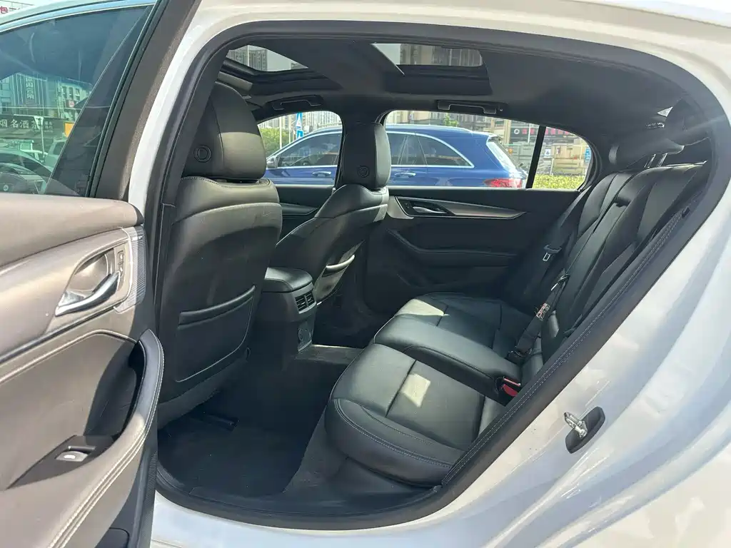 Cadillac CT5 — миниатюра 7