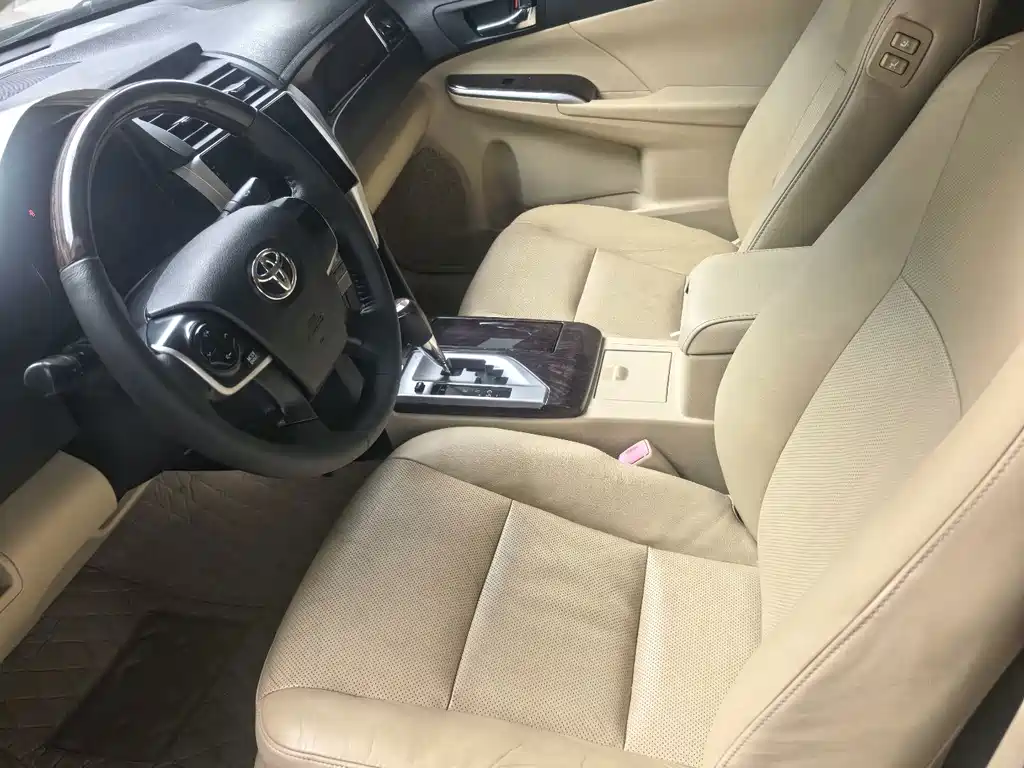 Toyota Camry — миниатюра 4