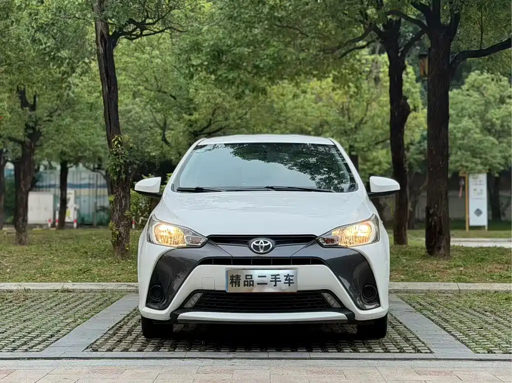 Toyota Yaris L — миниатюра 2