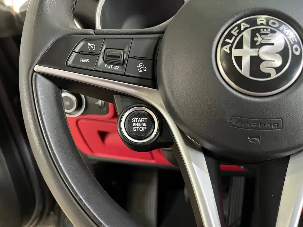Alfa Romeo Stelvio — миниатюра 18
