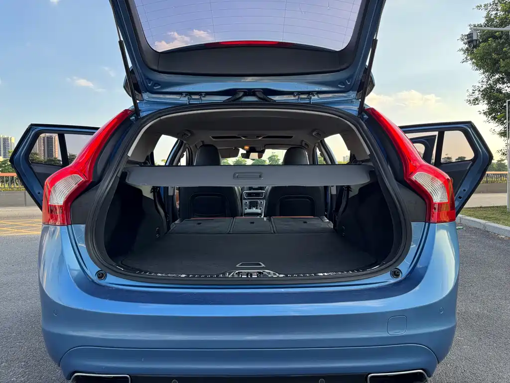 Volvo V60 — миниатюра 25