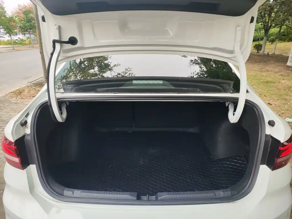 Volkswagen Lavida — миниатюра 19