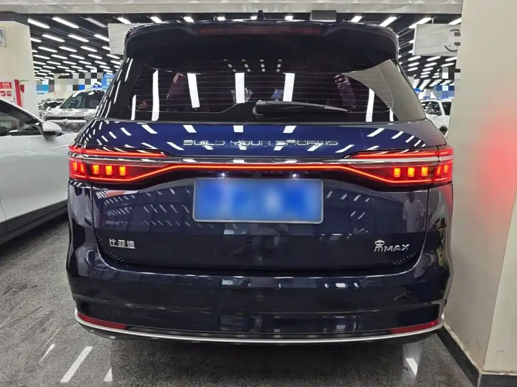 BYD MAX — миниатюра 6