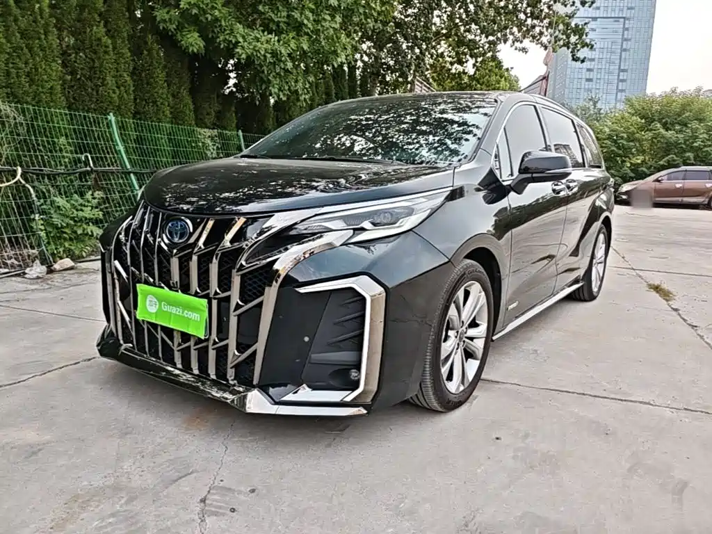 Toyota Sienna — миниатюра 2