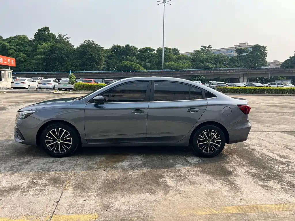 Roewe i5 — миниатюра 20