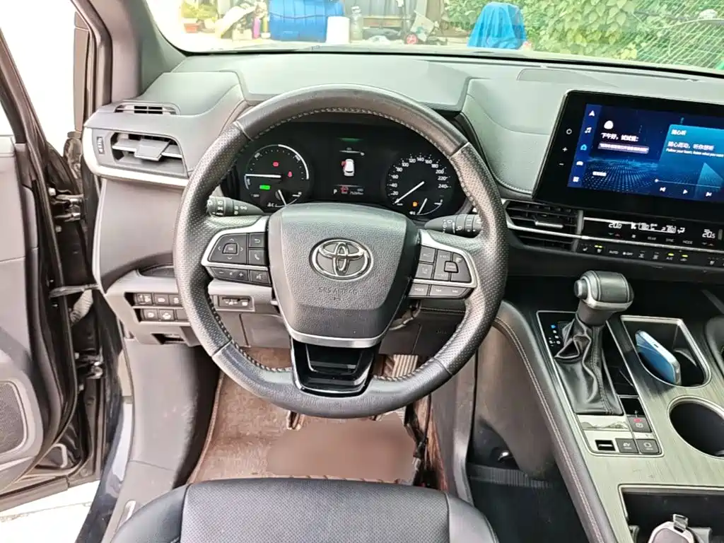 Toyota Sienna — миниатюра 11
