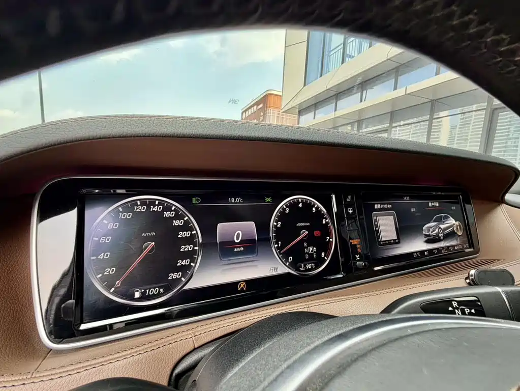 Mercedes-Benz S-Class — миниатюра 12
