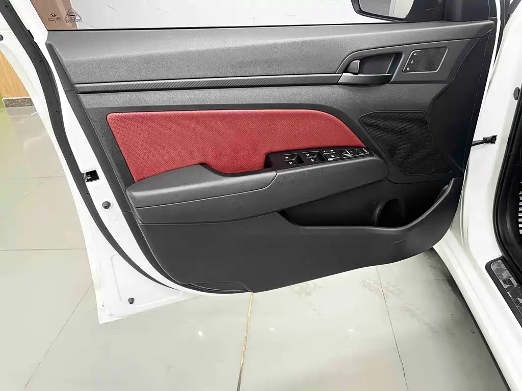 Hyundai Elantra 1.4T DCT Dazzle Dynamic Flagship Type, фото 6