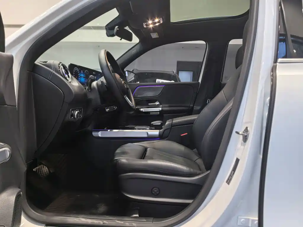 Mercedes-Benz GLB — миниатюра 4