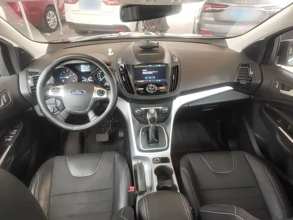 Ford Kuga — миниатюра 10