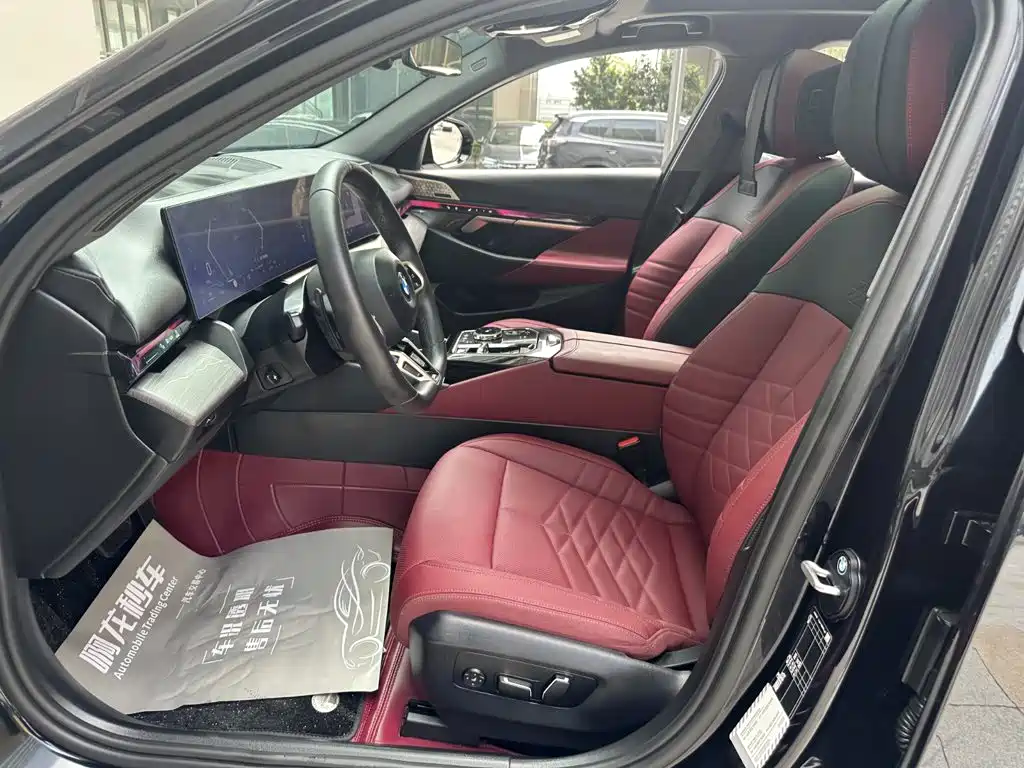BMW 5 Series — миниатюра 11
