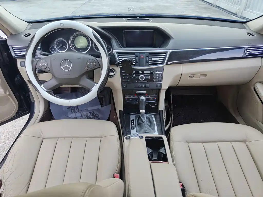 Mercedes-Benz E-Class (Import) — миниатюра 11