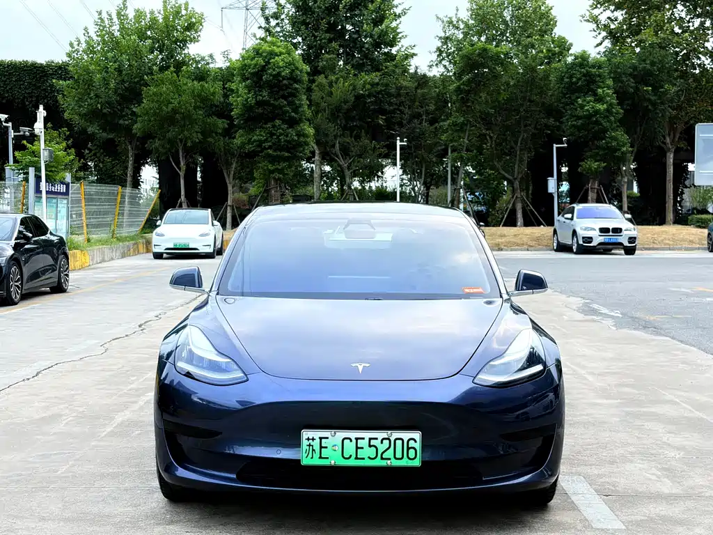 Tesla Model 3 — миниатюра 2