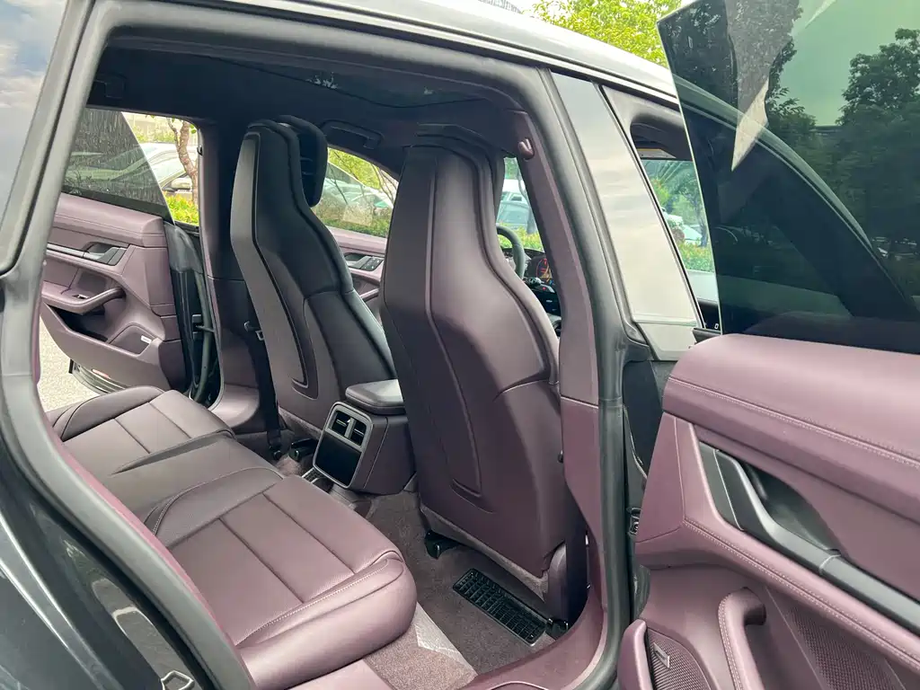 Porsche Taycan — миниатюра 8