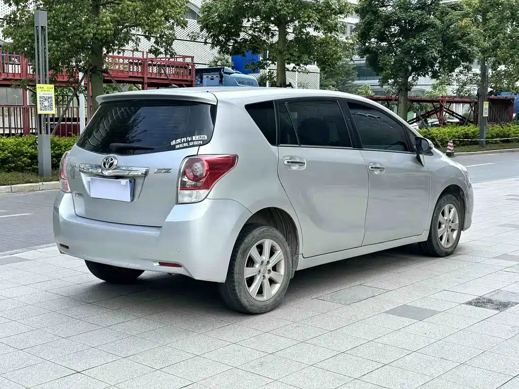 Toyota Verso — миниатюра 4