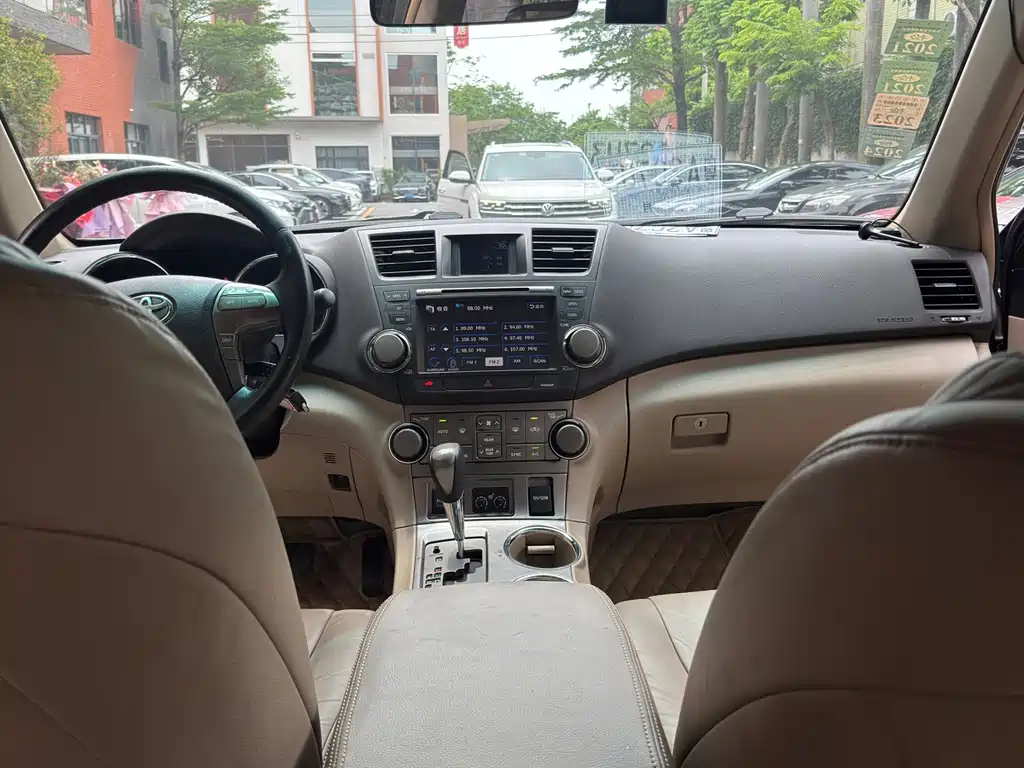Toyota Highlander — миниатюра 11