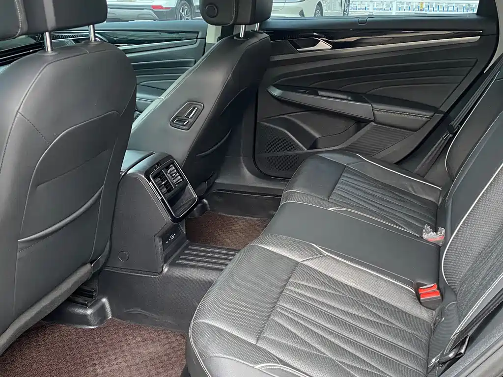Volkswagen Passat — миниатюра 11