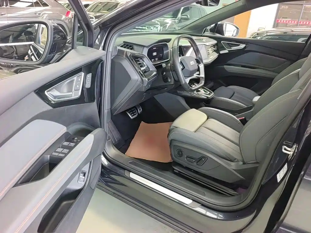 Audi Q4 e-tron — миниатюра 16