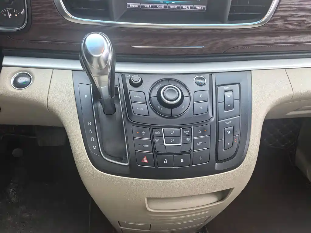 Buick GL8 — миниатюра 8