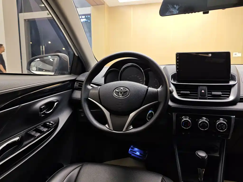 Toyota Yaris L — миниатюра 14