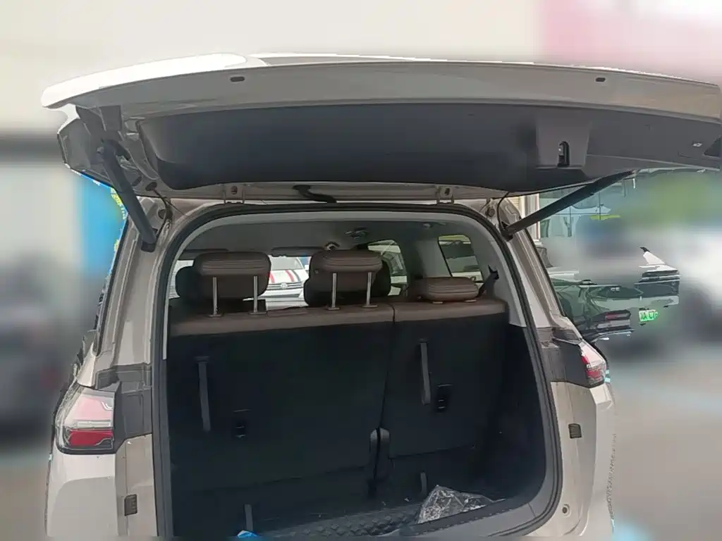Wuling Xingguang 730 New Energy — миниатюра 24