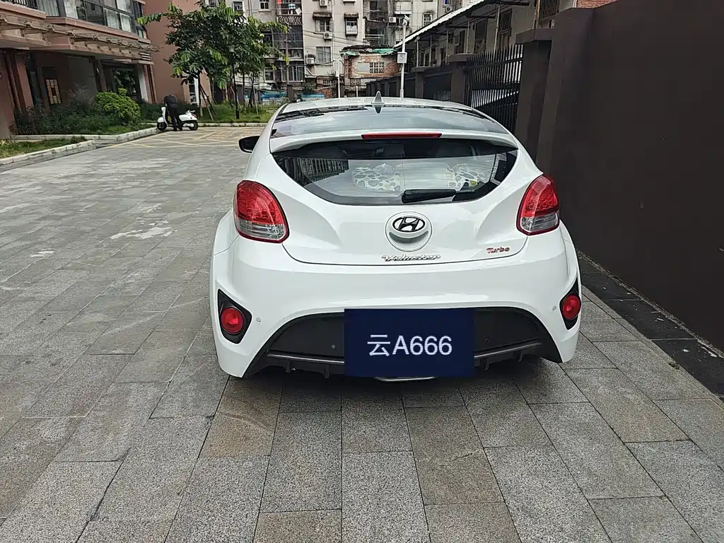 Hyundai Veloster — миниатюра 8