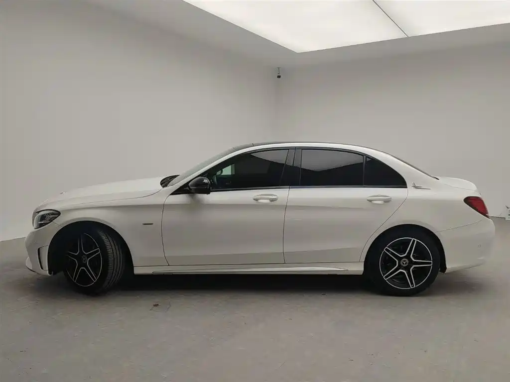 Mercedes-Benz C-Class — миниатюра 12